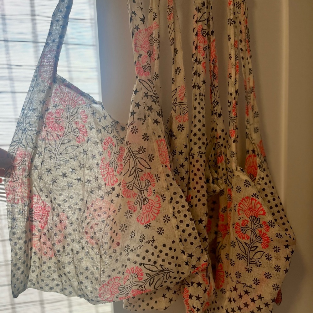 FREE PEOPLE TOTE BAGS (SET OF 2)